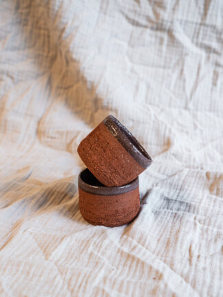 Handgemaakte beker keramiek terracotta handgedraaid kopje koffie STUDIO kapstok Iris Floor