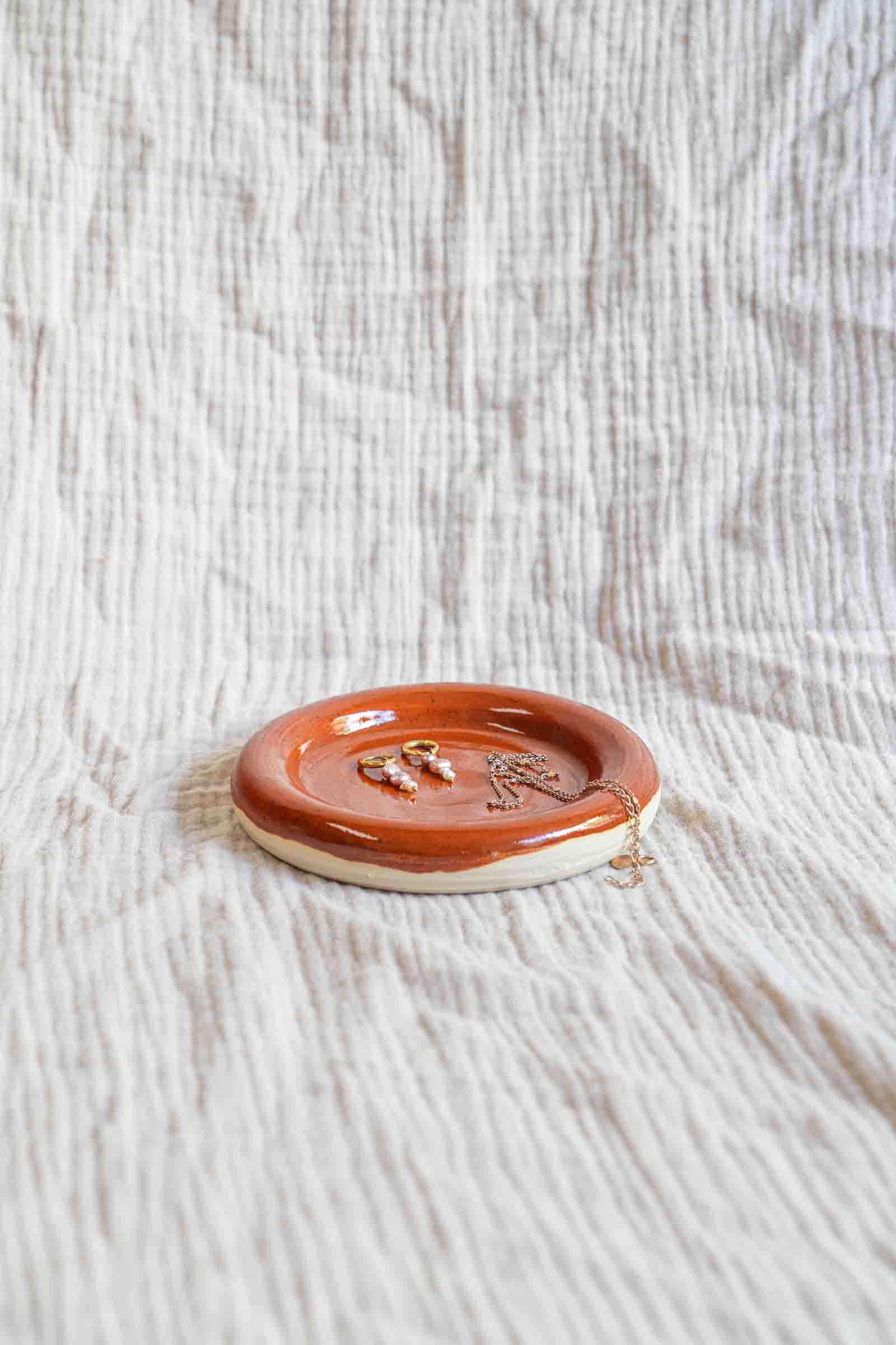 Donut plate schaaltje bakje sieraden desert accessoires decoratie handgemaakt keramiek STUDIO kapstok Iris Floor