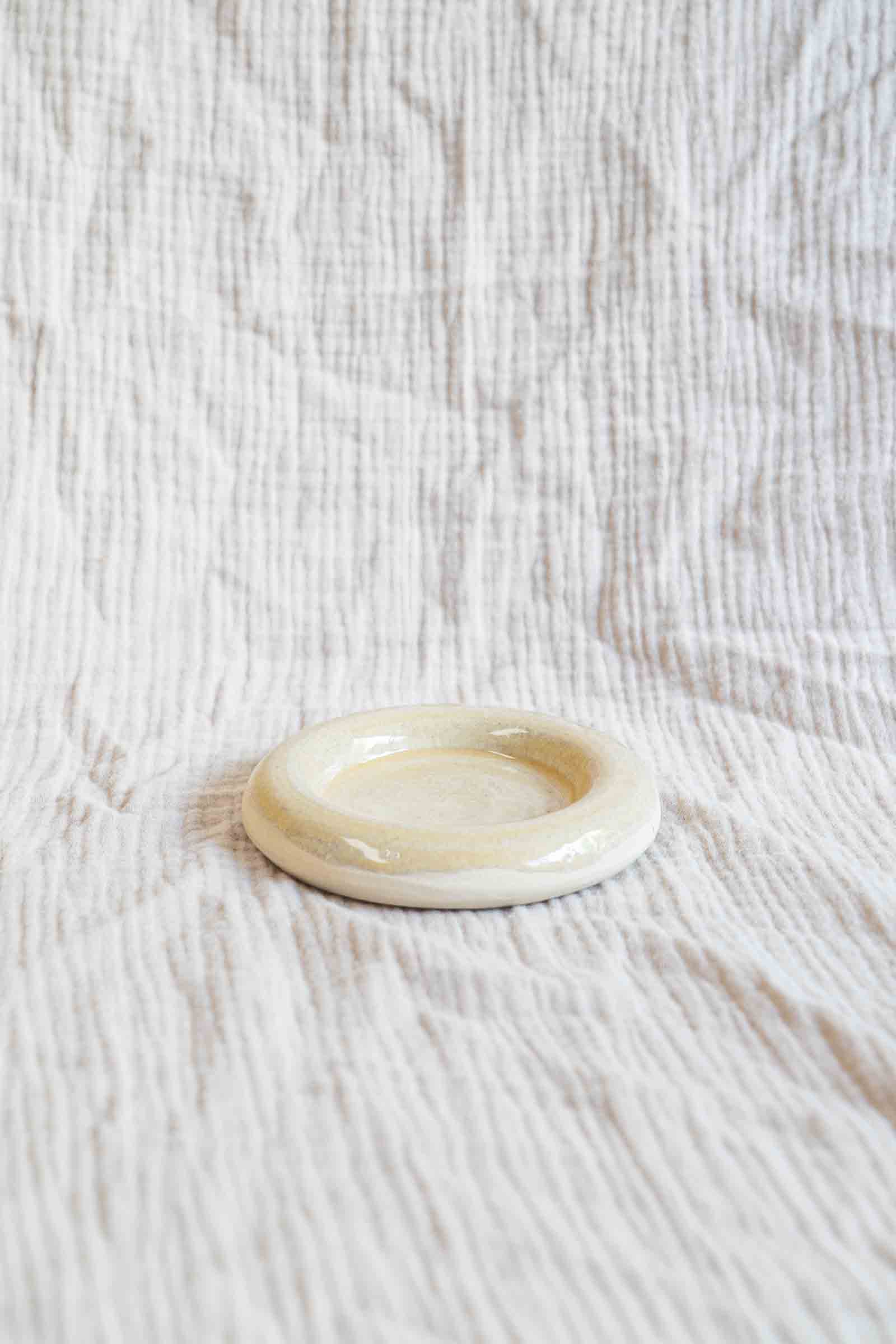 Donut plate schaaltje bakje sieraden desert accessoires decoratie handgemaakt keramiek STUDIO kapstok Iris Floor